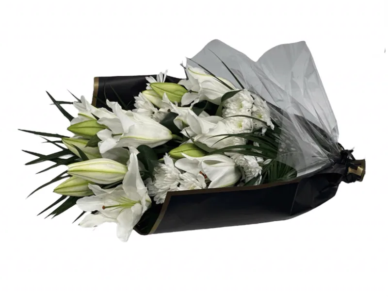 Buchet funerar cu flori albe